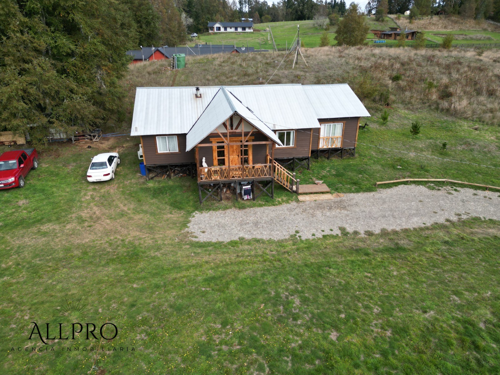 ¡Tu casa en el sur te espera! hermosa casa en venta en parcelación Praderas de Nancahue, Loncoche